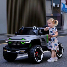 坦克300儿童电动车可坐大人四驱越野遥控车宝宝带摇摆四轮玩具车