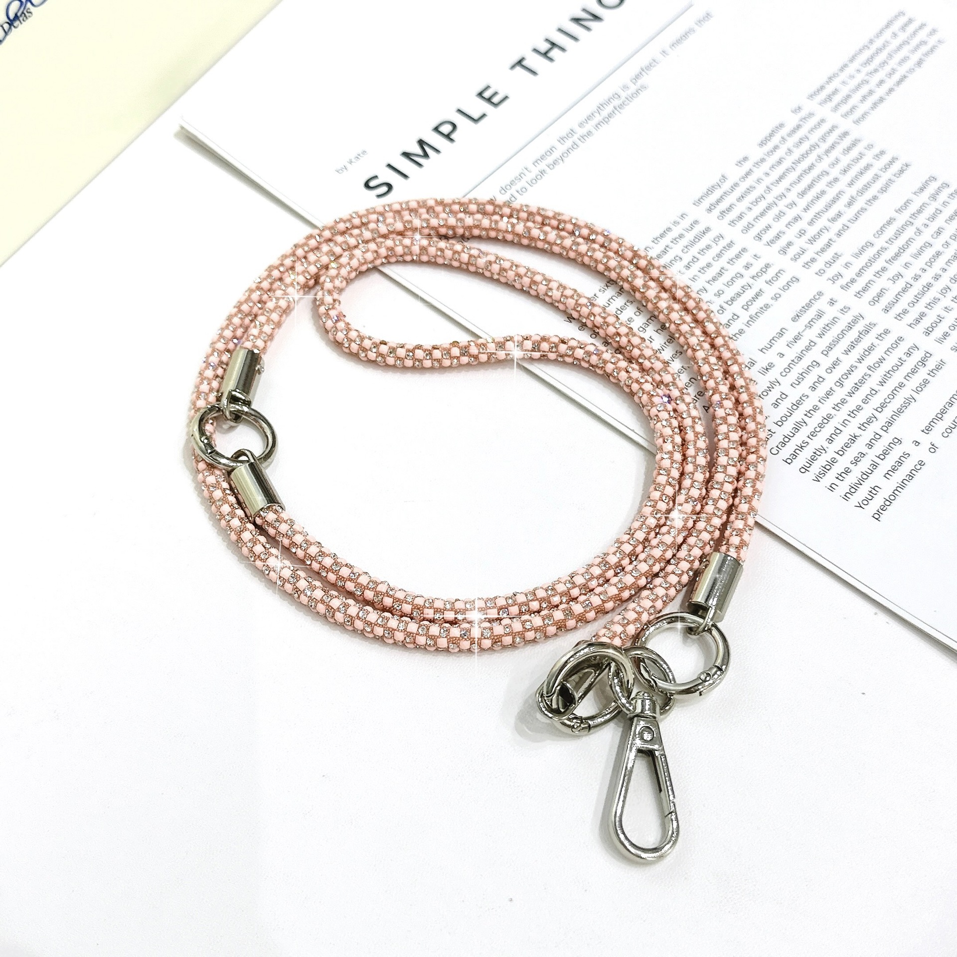 Alta calidad, ligero, lujo 0.7, diamante completo, tres en uno, cadena de teléfono móvil multiusos, mensajero, caramelo, diamante flash multiforma, cordón de diosa