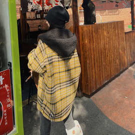 实拍格子复古毛呢大衣女2025冬小个子学生可爱连帽中长款加厚外套