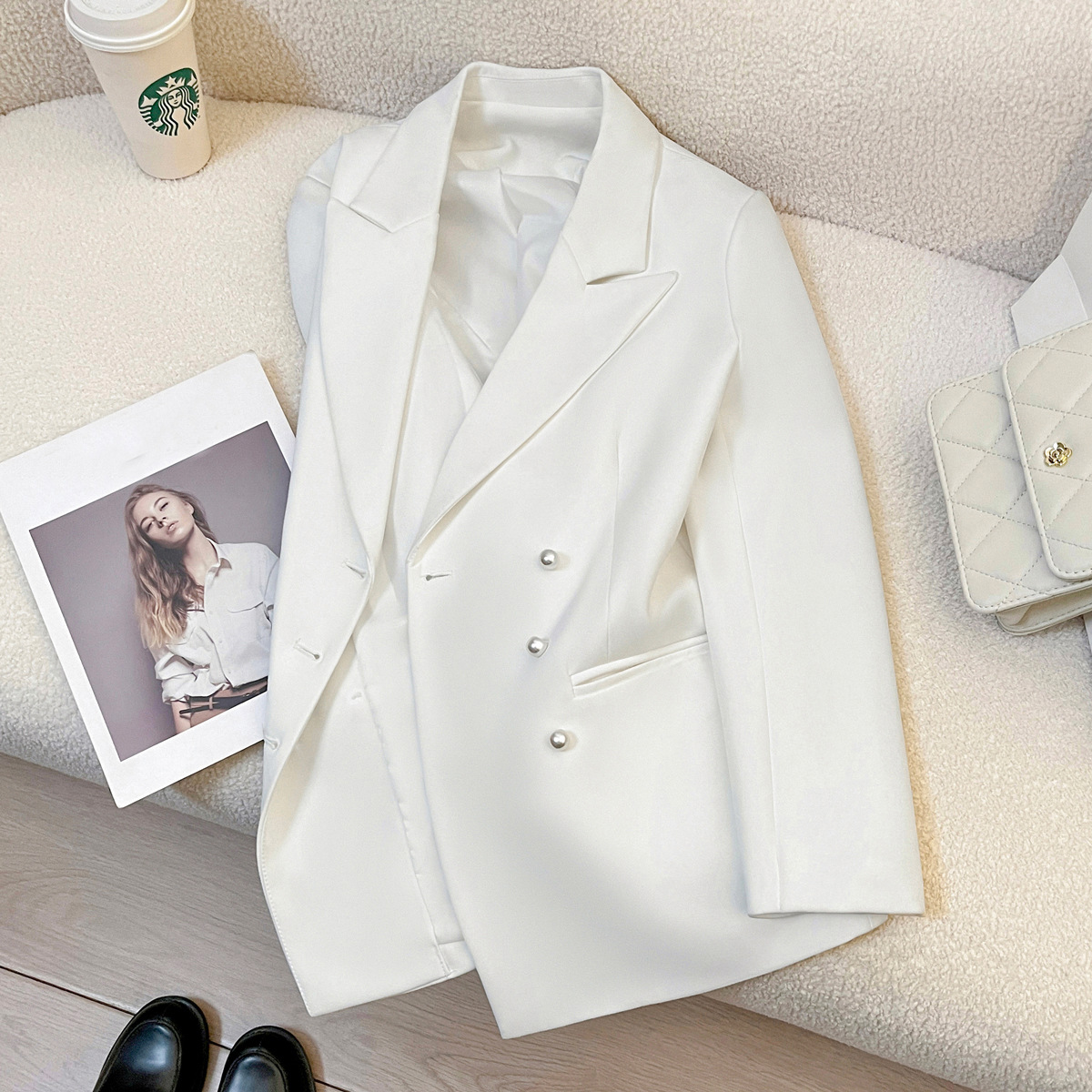 Women's white pearl button blazer, new spring/autumn style, versatile, simple, casual, professional commuting blazer.