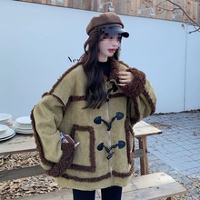 军绿色牛角扣皮毛一体羊羔毛外套女秋冬设计麂皮绒机车服棉服