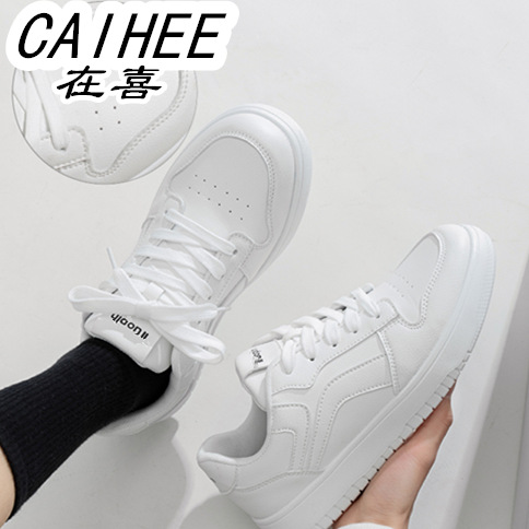 Zapatos blancos de altura de suela gruesa para mujeres 2024 verano nuevo estilo coreano de zapatos planos de estilo universal de moda zapatos casuales para mujeres