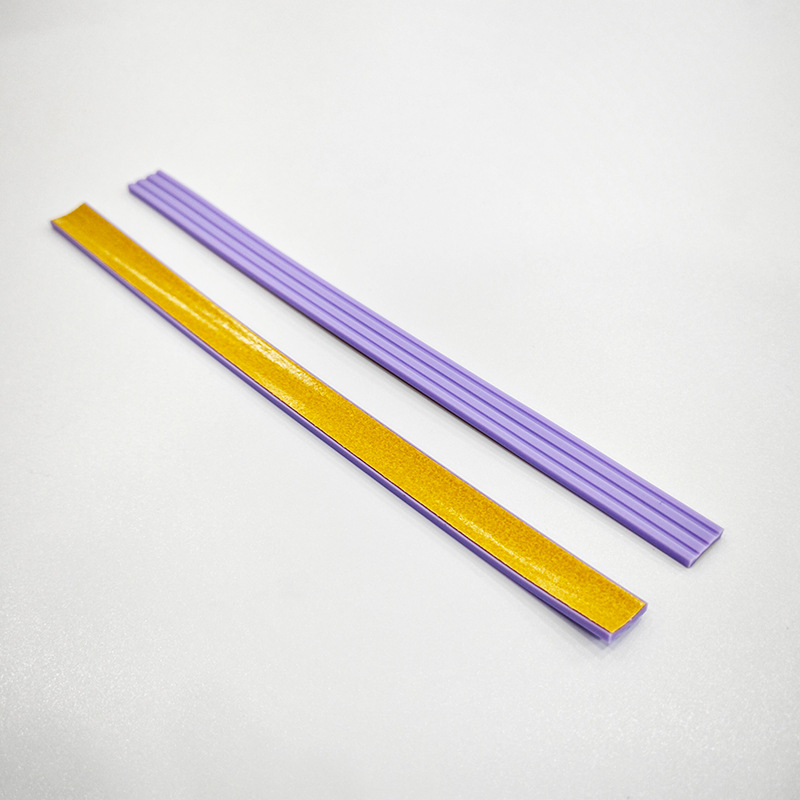 荷物保護カバー、騒音低減、耐摩耗性、厚みのあるシリコンタイヤカバー、粘着性の裏地付きスーツケースホイール保護カバー