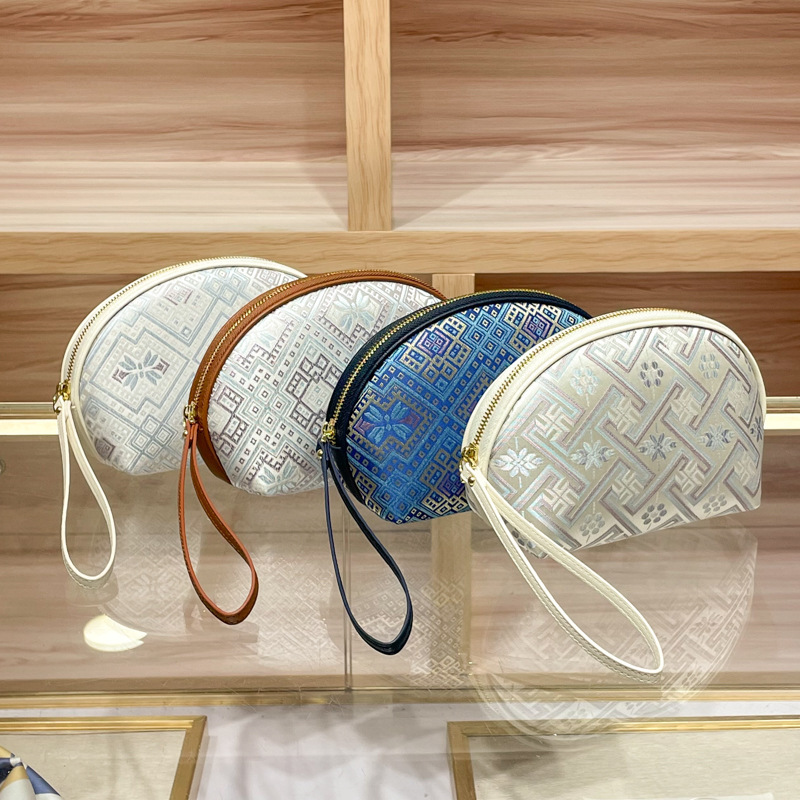 Chinese Style New Chinese Style Zhuang Brocade Clutch Bag 2025 New High-End Ethnic Style Coin Purse Fashion Key Bag Small Bag