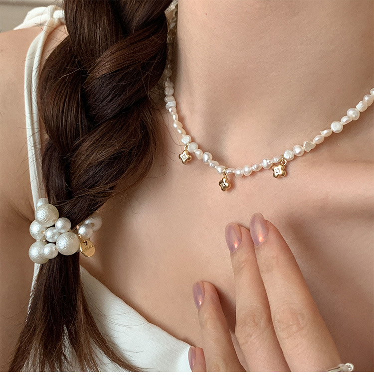 Flower Baroque Natural Freshwater Pearl Necklace Female Clavicle Chain Versatile High Sense Necklace Jewelry Cross-border Wholesale display picture 1