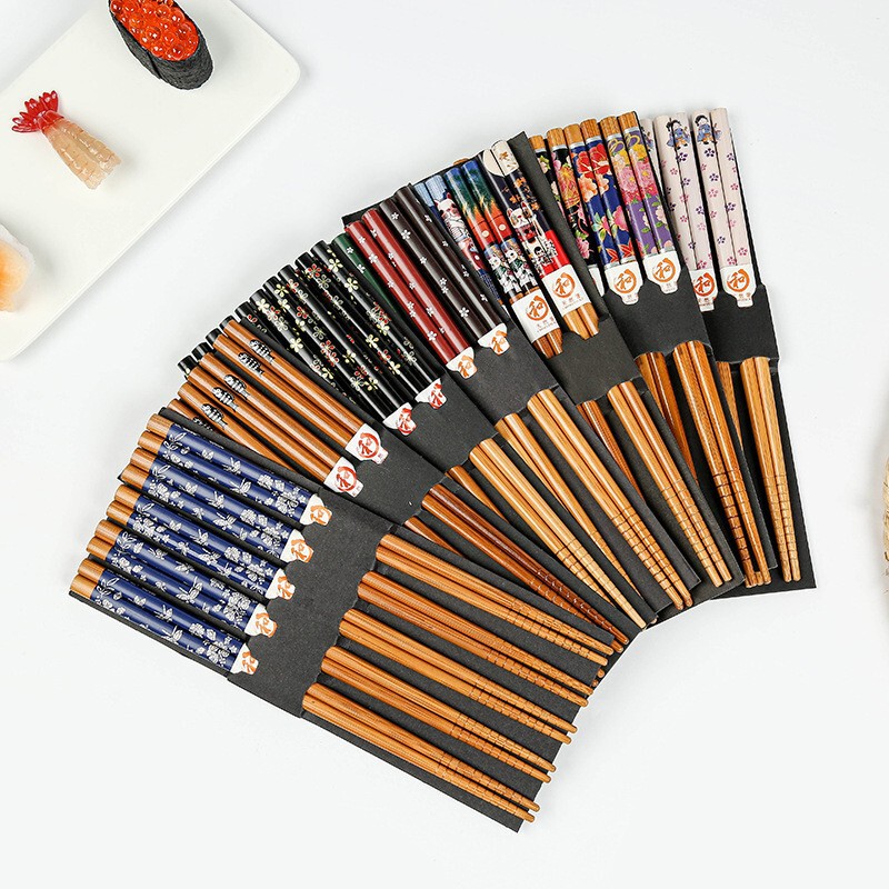 Factory supply Japanese style lucky cat cartoon cute bamboo chopsticks five pairs suit gift box chopsticks