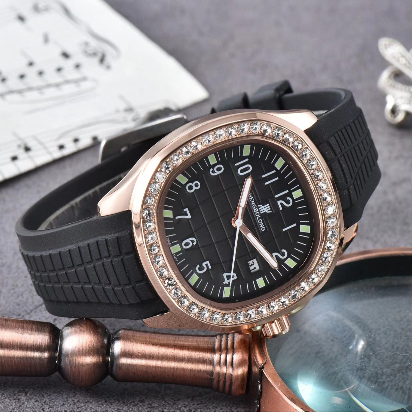 New Hot Selling Square Nautilus Quartz Watch Fashion Classic Diamond Set Silicone Watch Watch_voghion.com