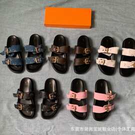 跨境热销非洲中东休闲平底凉拖复古印花双带扣L字母女士厚底拖鞋