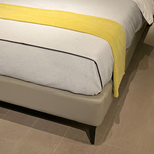 Italian minimalist leather bed 1.8m double bed master bedroom simple small apartment first layer cowhide soft leather art bed