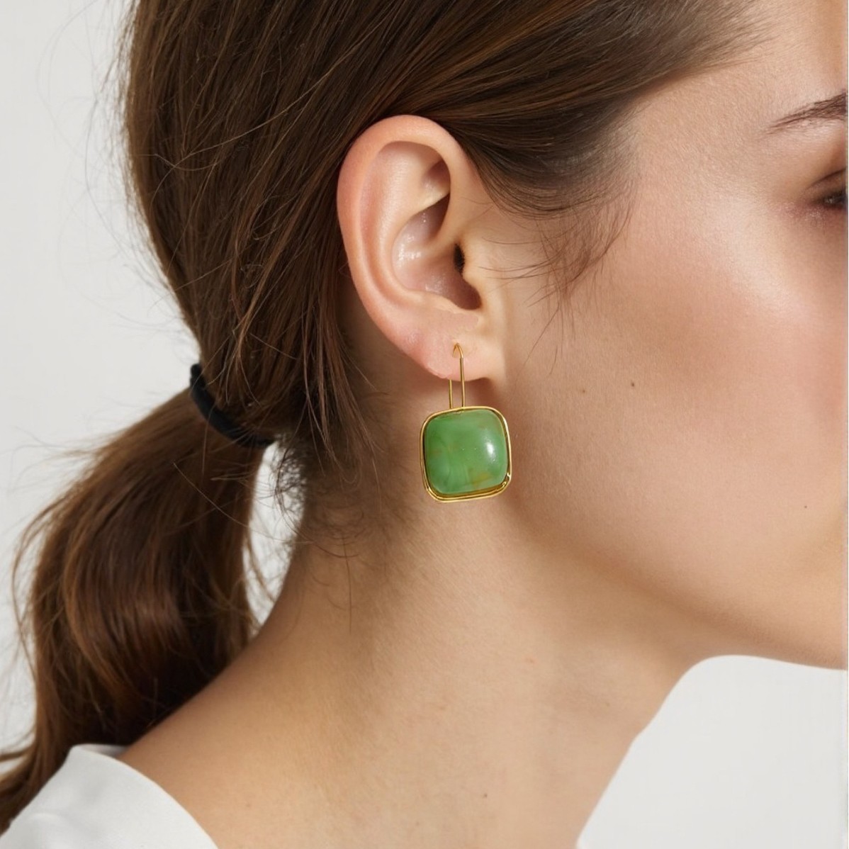 Pendientes de gancho de oreja de estilo retro fresco personalizado Pendientes de acero inoxidable de jade de imitación de alta calidad temperamento de moda femenina image 1