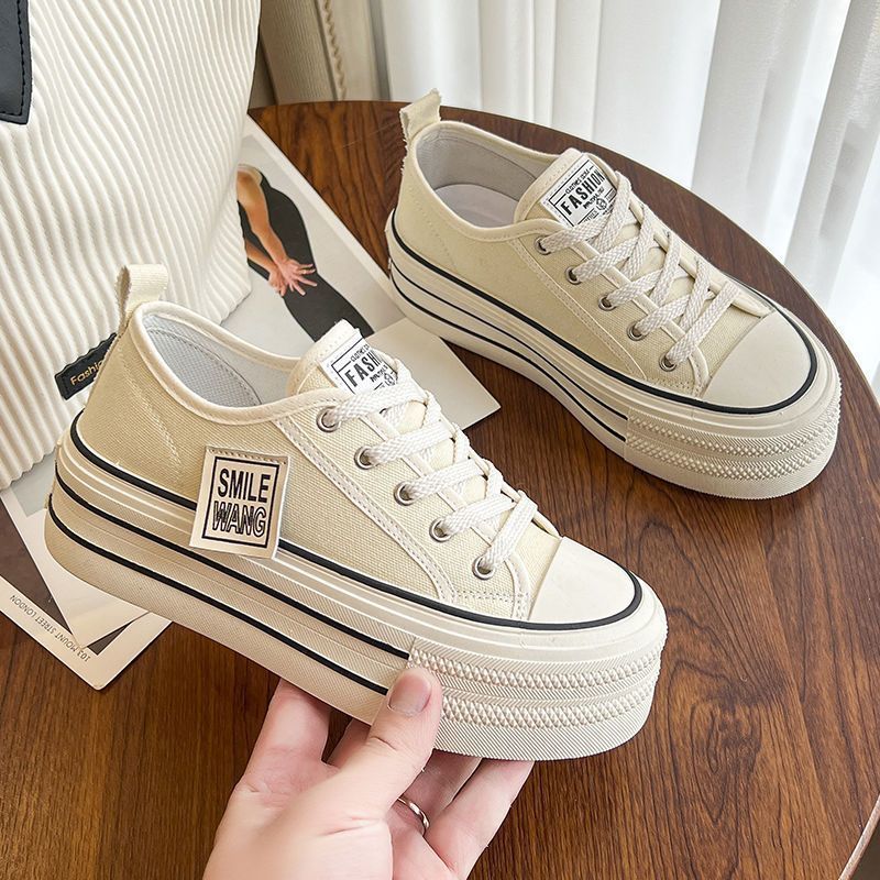 Zapatos de lona de suela gruesa para mujeres 2025 nuevos zapatos de lona de estilo coreano retró pequeño estilo de Hong Kong zapatos de skate de altura baja explosión ligera image 7