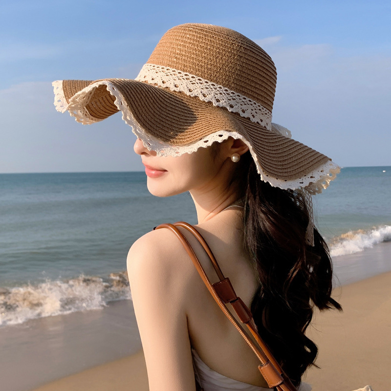 카키색 밀짚모자