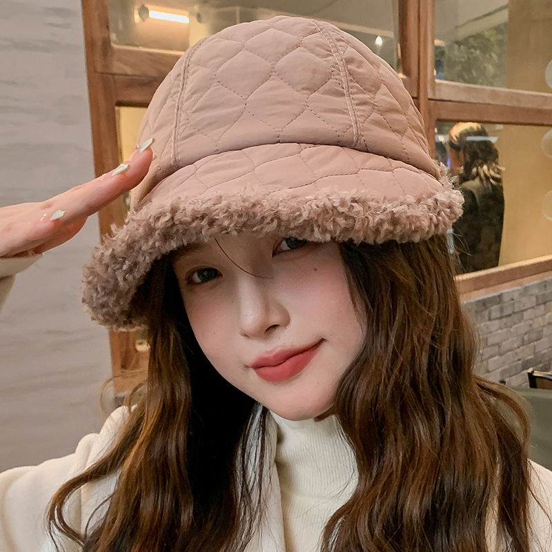 Chapeau en poils d'agneau pour femmes, chapeau chaud de cyclisme, défilé de mode, visage, petit duvet, langue de canard, en Stock, nouvelle collection automne et hiver_voghion.com