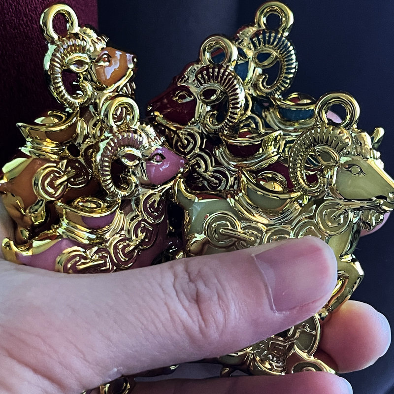2026 Year of the Sheep Zodiac Pendant Accessories, Colorful Lamb Accessories, Plastic Gold-Plated Spring Festival Decorative Accessories