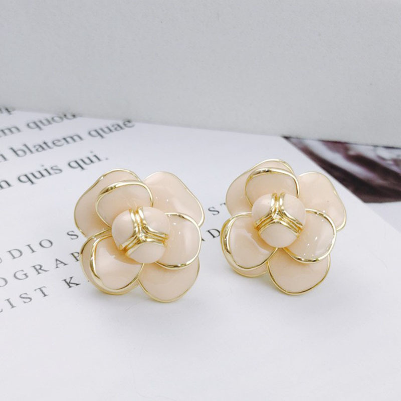 պ¿䵭õ廨Ůʱи߼иԶ