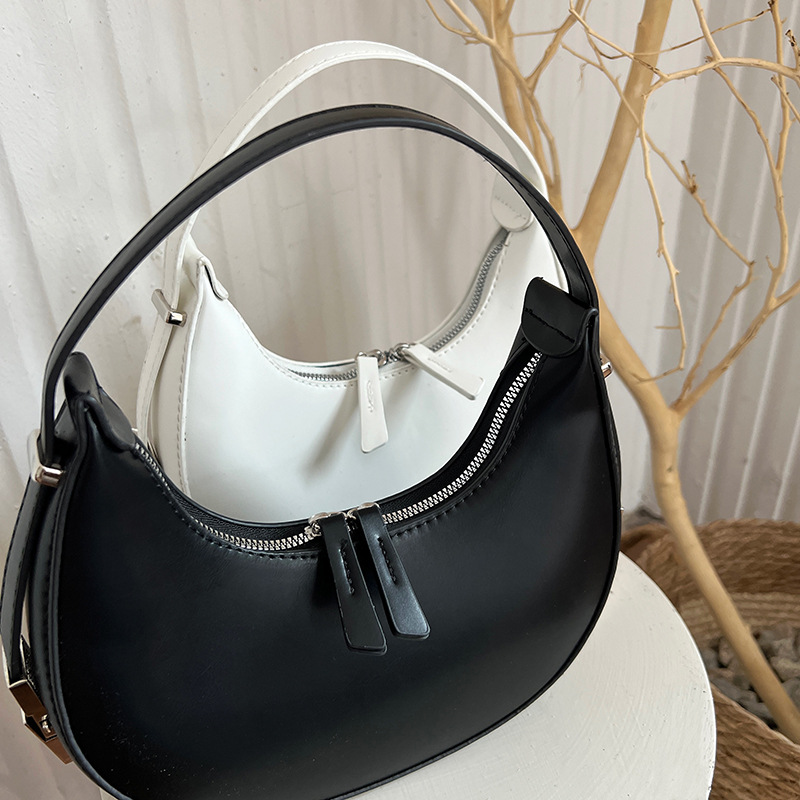 Design portátil coreano novo crescente picante menina axila fivela de metal pequena bolsa redonda para mulheres_voghion.com