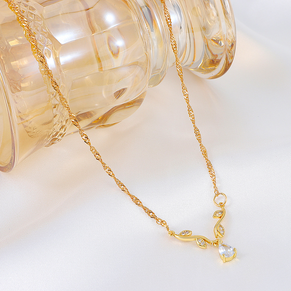 Fashion Leaf Copper Necklace Inlay Zircon Copper Necklaces