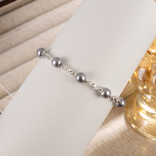 Delicate silver and few pieces of pearls interlaced with starry designs, minimalist and eye-catching, small-group design, simple and versatile, stackable, perfect for pairing.