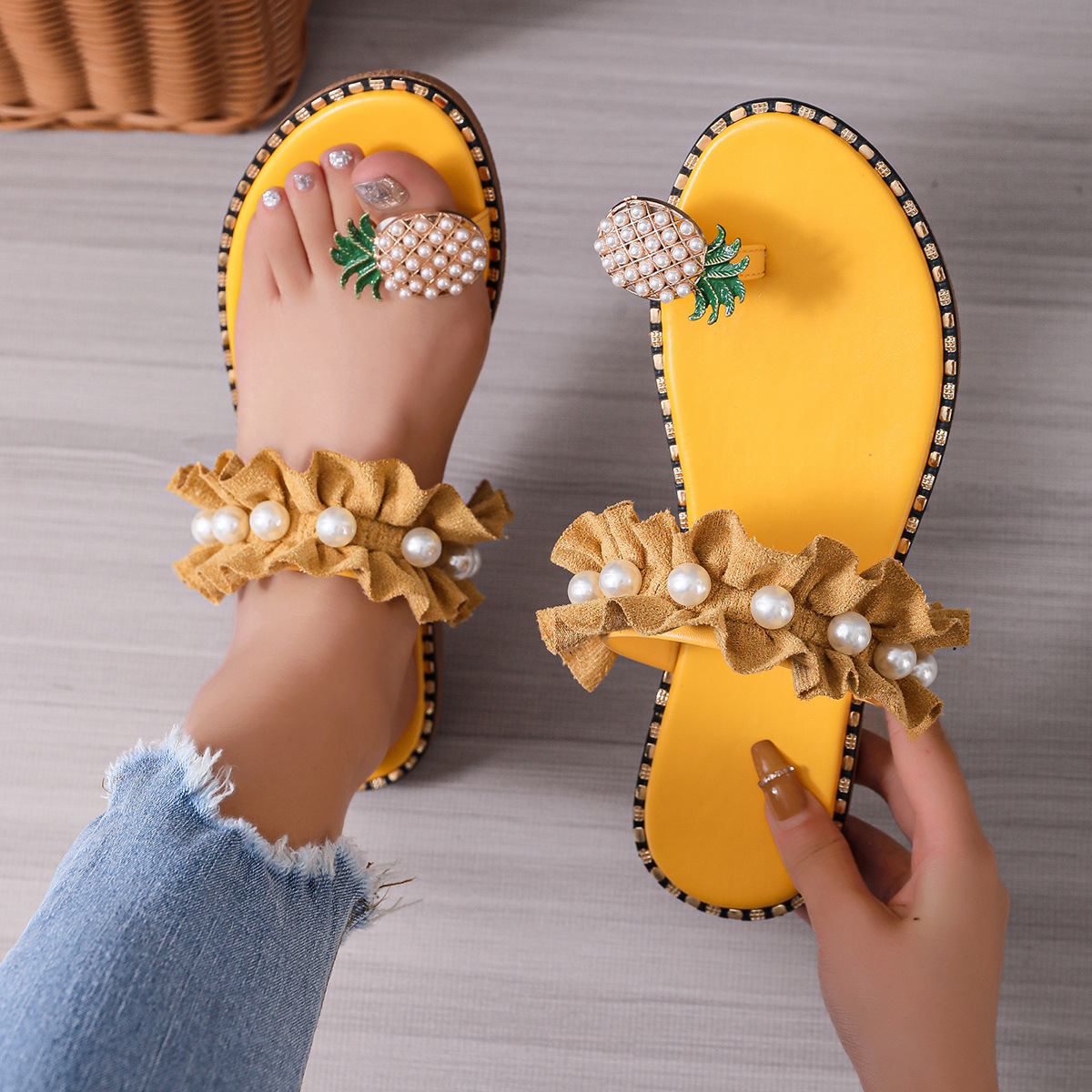 Women's Vacation Roman Style Solid Color Pineapple Pearls Round Toe Beach Sandals display picture 6