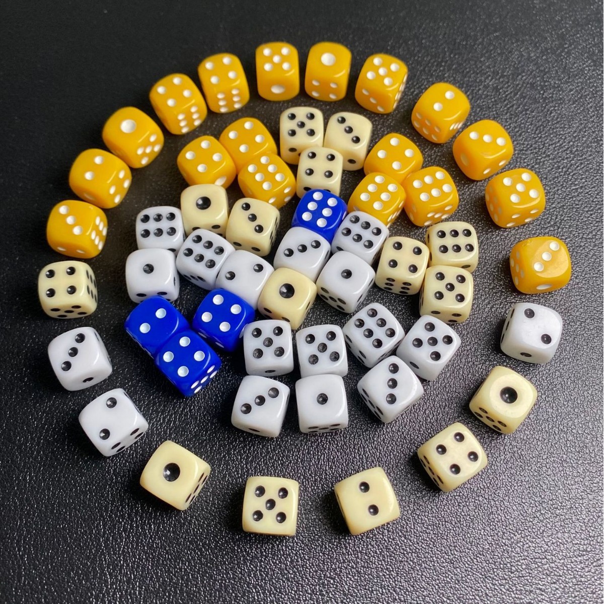 10mm Solid Color Rounded Six-Sided Multi-Color Dice for Board Games and Entertainment, In-Stock Dice Processing and Customization, Cross-Border Supply Dice