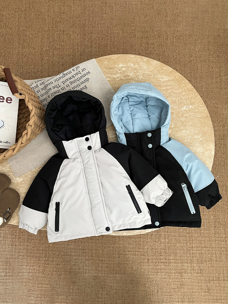 Invierno de invierno de niños 2025, nuevo bebé color exterior ligero, chaqueta, chaqueta de moda para bebés