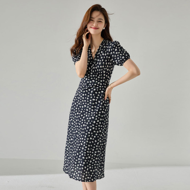 Skin-Friendly Soft Floral Retro Texture Salt-Shrunk Slimming Puff Sleeve Ruched Mid-Length Dress 23297