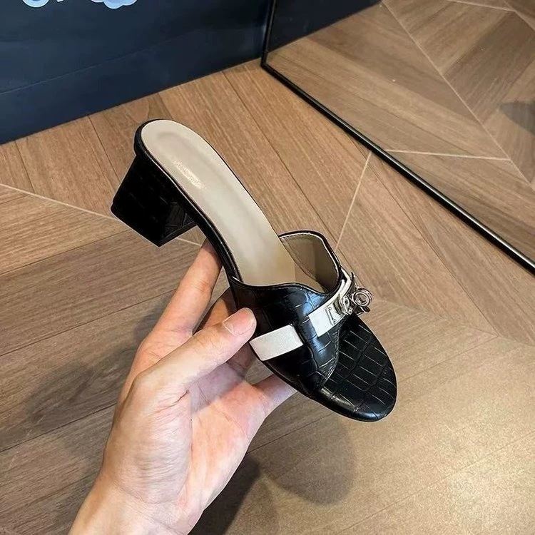 Корейский стиль с крокодиловым узором, однотонные тапочки на высоком каблуке и толстом каблуке для женщин, летние пляжные сандалии на среднем каблуке с мягкой подошвой для верхней одежды, тапочки