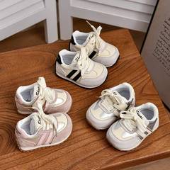 2025春の新型男の子の赤ちゃんの子供の靴の女の子の子供の靴の男の子の靴の子供の板の靴
