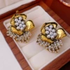 Ear clips pearl, flowered