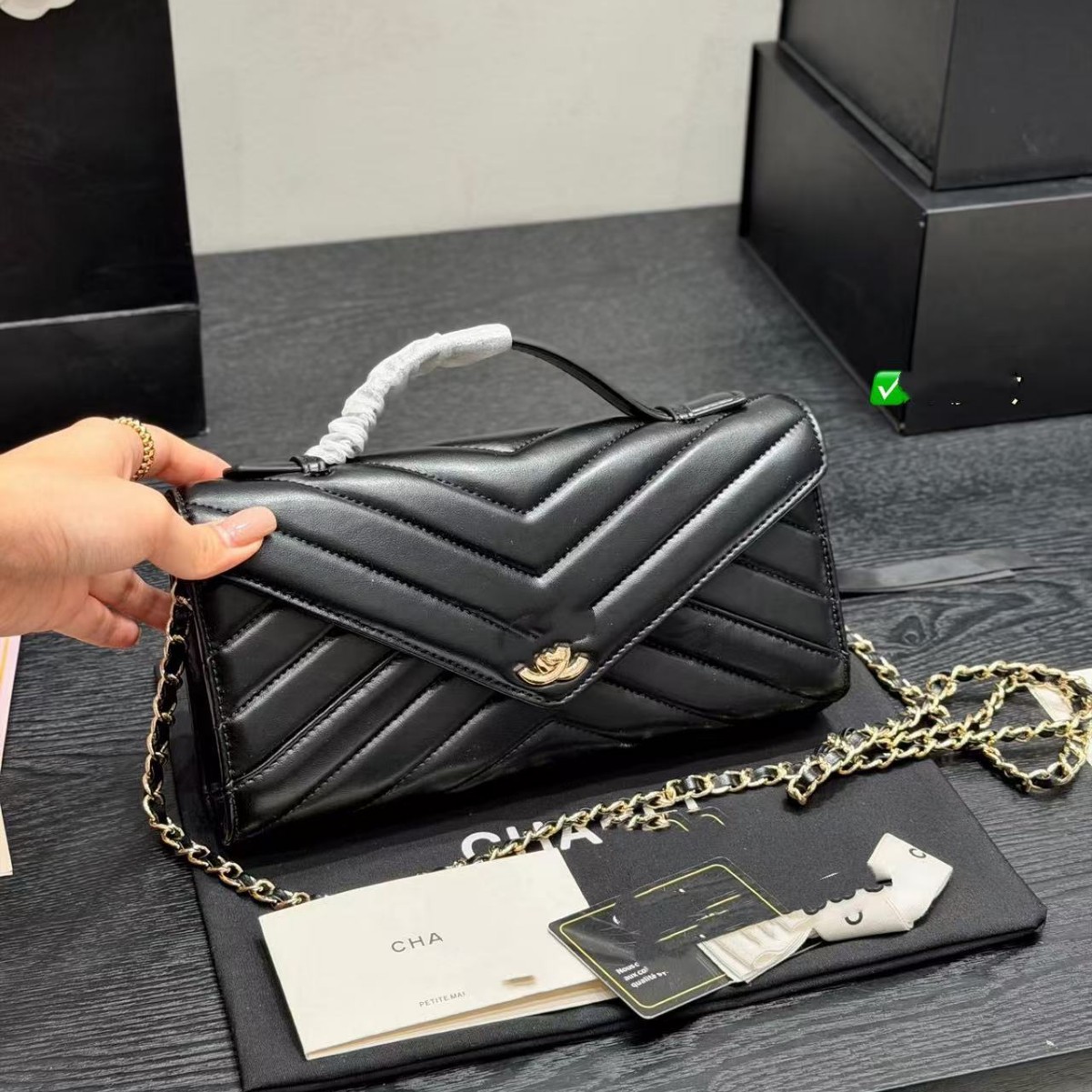 2026 New Classic -Style Quilted Chain Bag, Single Shoulder Crossbody Bag, Trendy and Stylish Women's Bag Wholesale