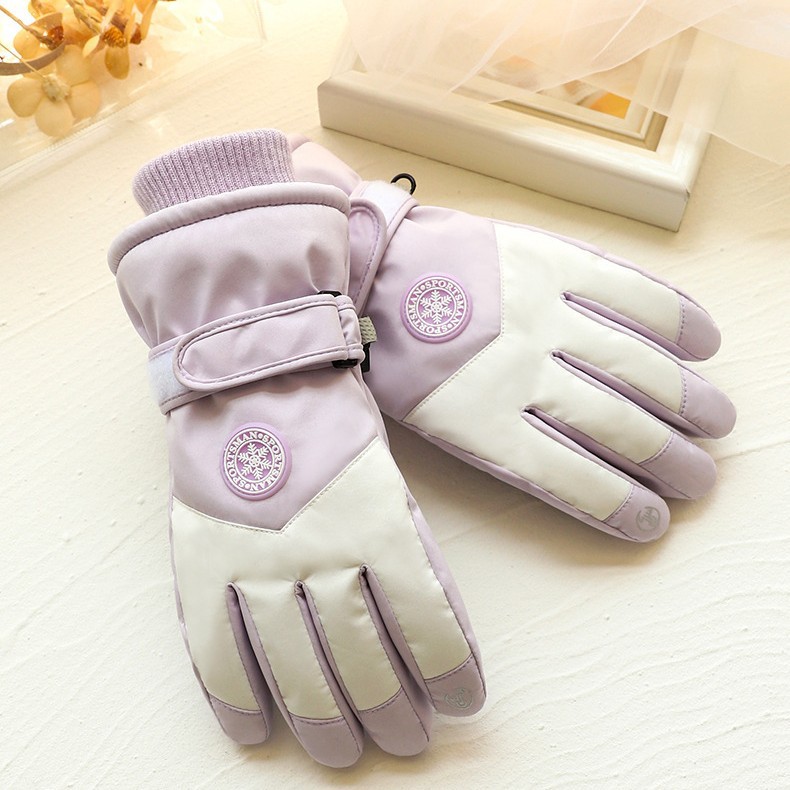 Winter ski gloves with touch screen, motorcycle fleece lining for warmth and thickness, suitable for riding in cold weather, and rainproof.