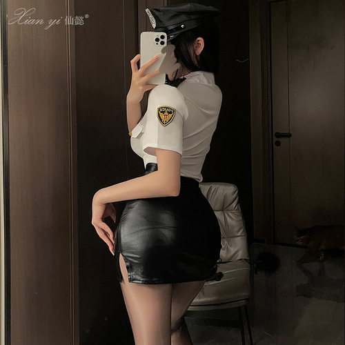 Xianyi Halloween sexy lingerie, sexy tight-fitting hip stewardess uniform, passionate no-take-off female police costume 314