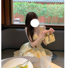 小众气质设计感鱼骨束腰吊带裙夏季纯欲v领a字短裙生日宴会礼服裙