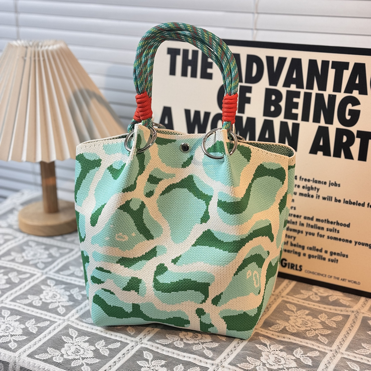 ニットハンドバッグ、ニッチデザインバケットバッグ、トートバッグ、ハンドバッグ、カジュアルで多用途なショルダーバッグ、ニットポータブルバッグ