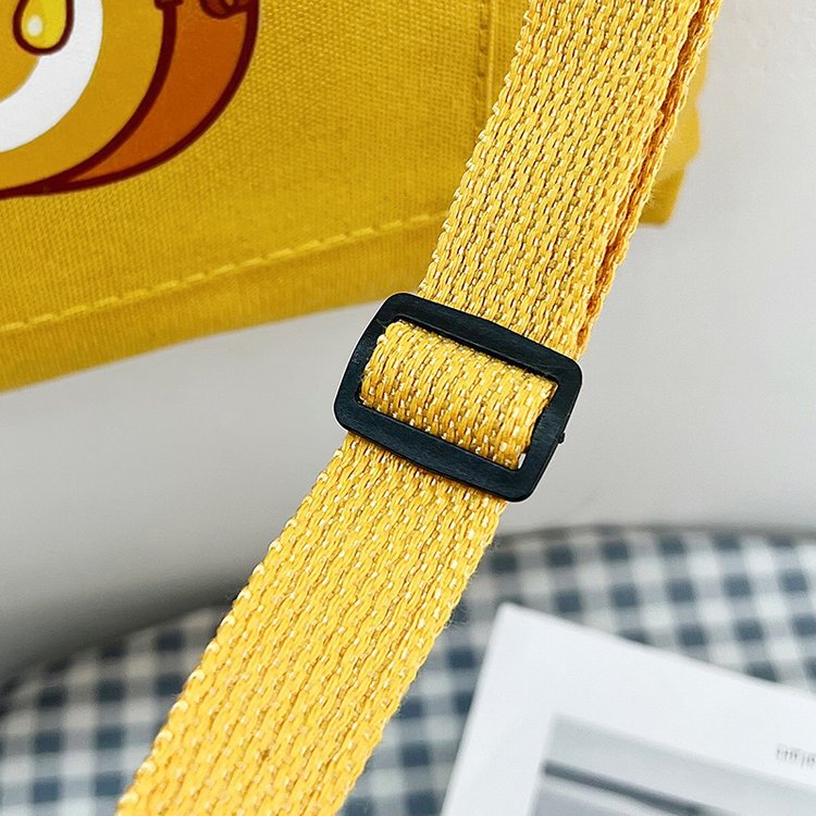 The new Korean-style cute Japanese-style single-shoulder bag is selling well. It's a simple and versatile canvas bag for college students' crossbody tutoring undefined