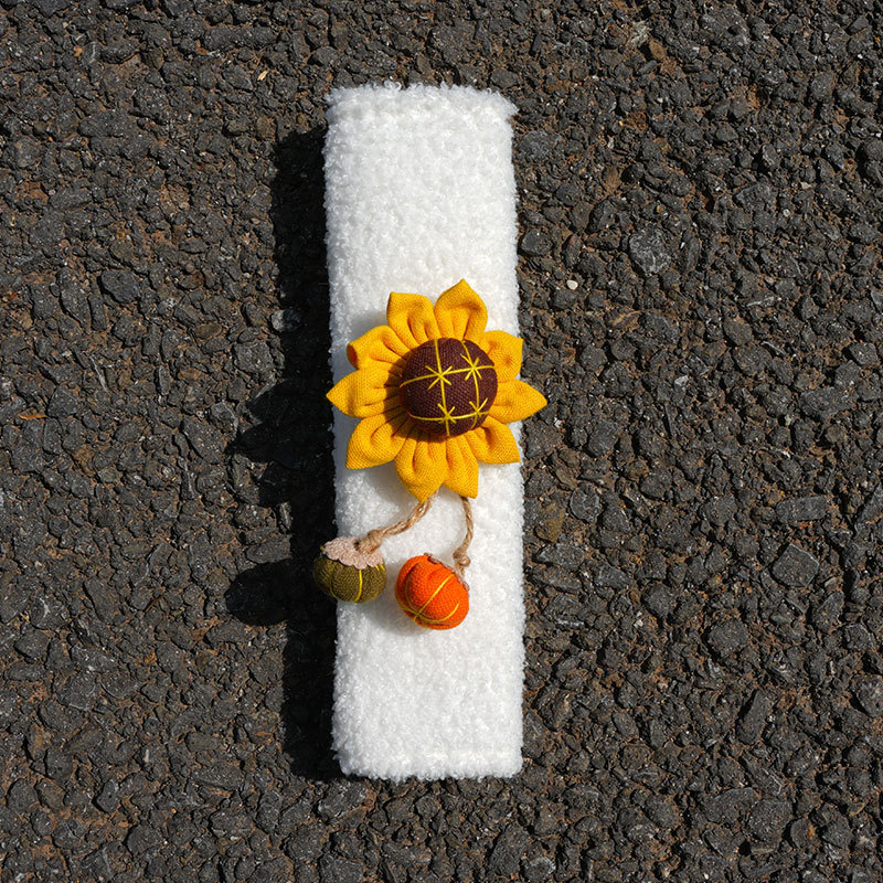 Qìchē – Cute Bear Seat belt shoulder pad - lambswool-sunflower-25x75cm35g-customizable