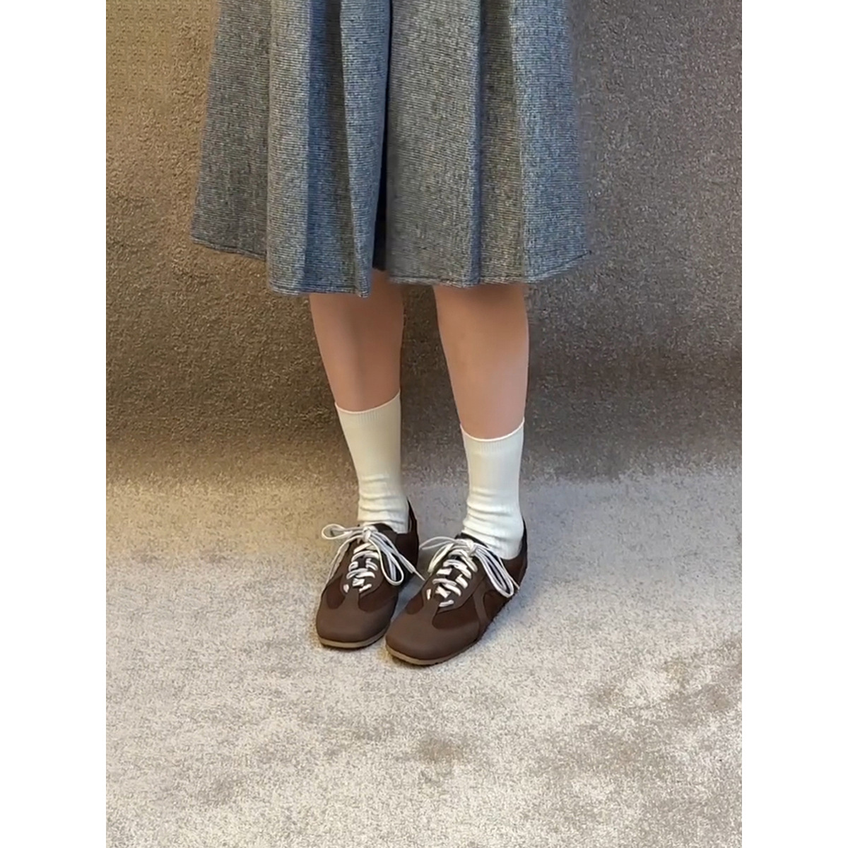 Versión de piel de vaca ~ Zapatos de entrenamiento alemanes negros retro, zapatos Forrest Gump con cordones, zapatos de deporte casuales para mujer, zapatos deportivos de todo fósforo, marea