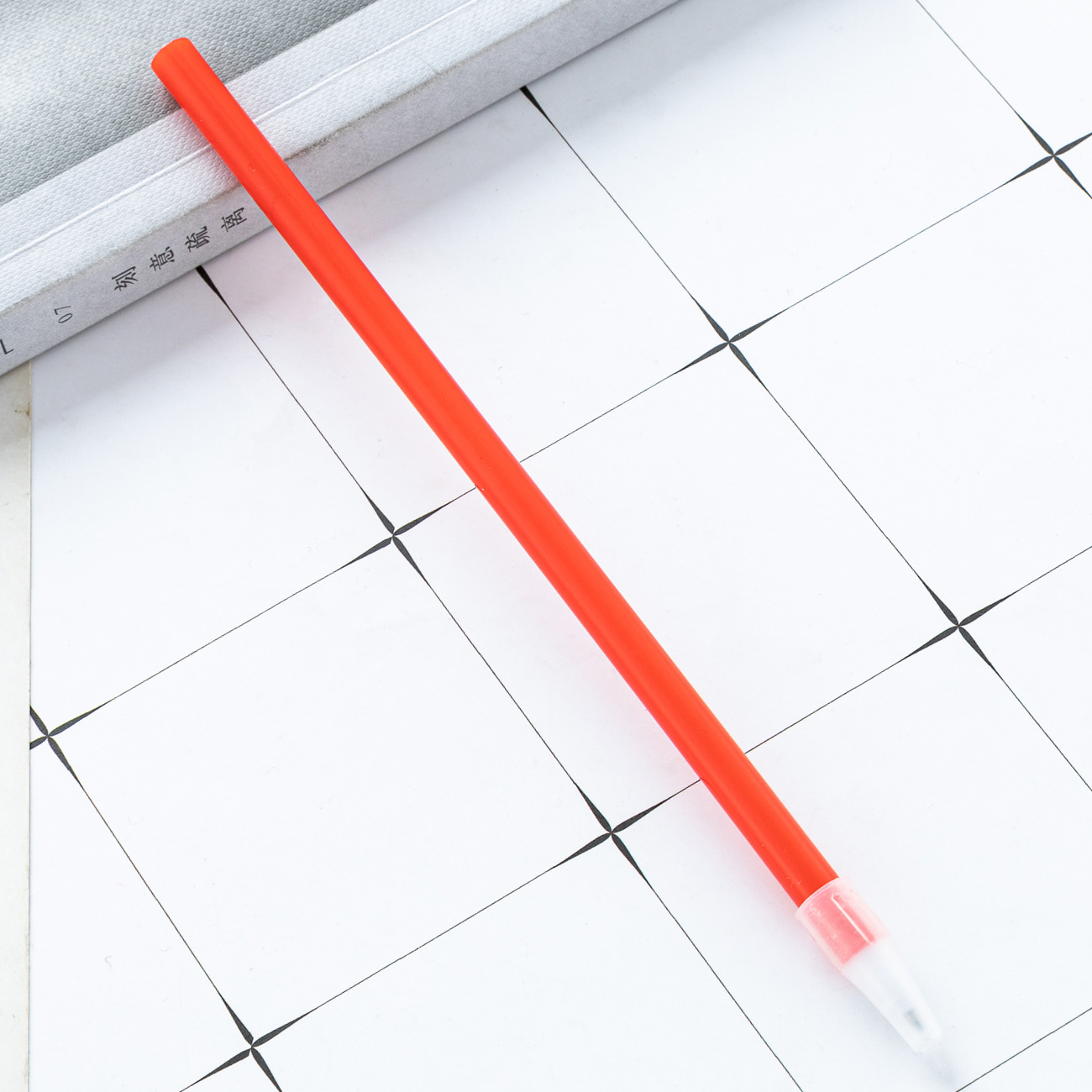 Bolígrafo de tubo de tracción de bricolaje, estuche de bolígrafo de plástico multicolor, bolígrafo simple aceitoso, bolígrafo de regalo publicitario con logotipo impreso