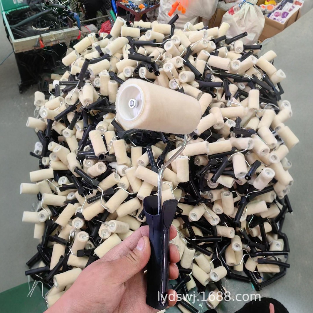 Fabricante al por mayor cepillo de cilindro 4 pulgadas tornillo de lana cepillo de pintura herramientas de recubrimiento de aceite acuoso rodillo universal