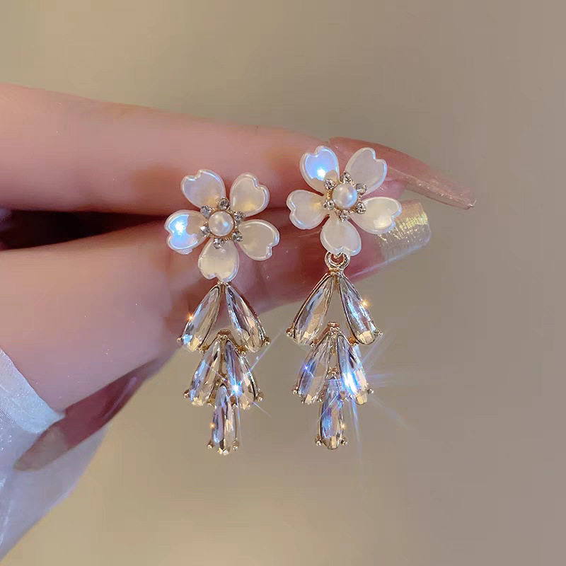 Retro cute elegant earrings pearl