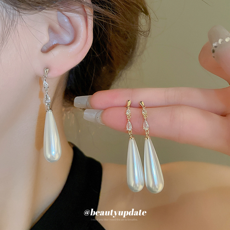 Pendientes de perlas geométricas de gota de agua de aguja de plata galvanizada de oro real Pendientes de temperamento de estilo de palacio francés Pendientes de todo fósforo de personalidad mujer