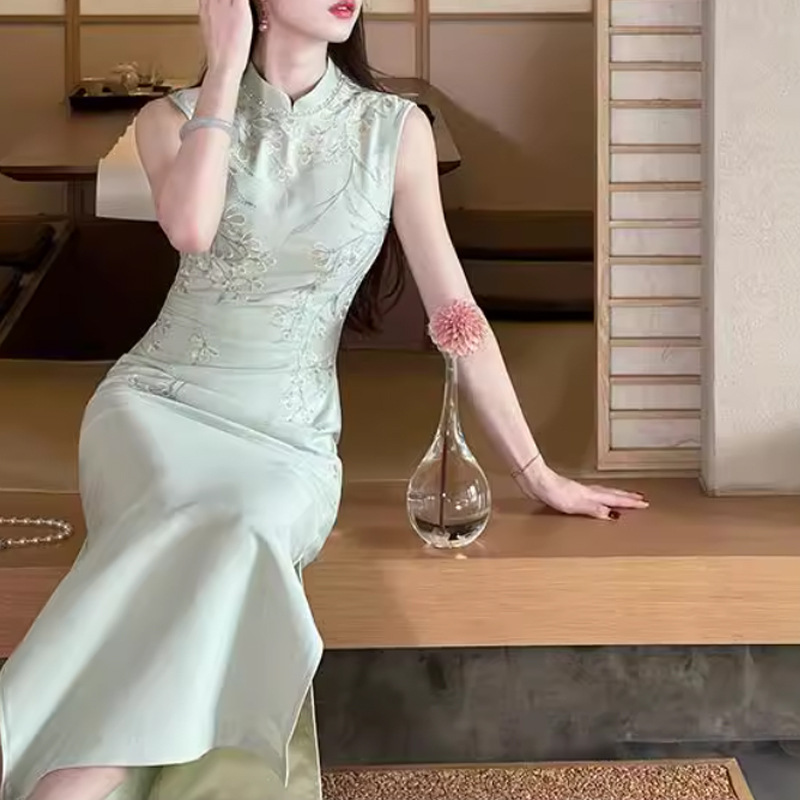 2025年夏緑刺繍中国風新中国風豆緑刺繍ドレスエレガントで美しい改良されたチャイナドレス|undefined