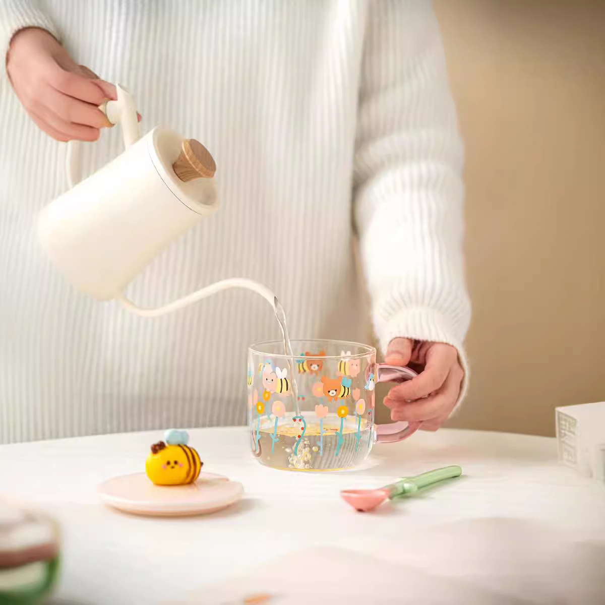 Creativo dibujos animados lindos animales tazas con cubierta de cucharas tazas de vidrio de alto valor de la personalidad regalos para beber tazas de agua para niñas