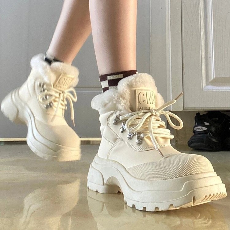 Botas de nieve de suela gruesa para mujer 2023 nuevas botas Martin cálidas forradas de lana de invierno Botas pequeñas para mujer antideslizantes impermeables zapatos acolchados de algodón
