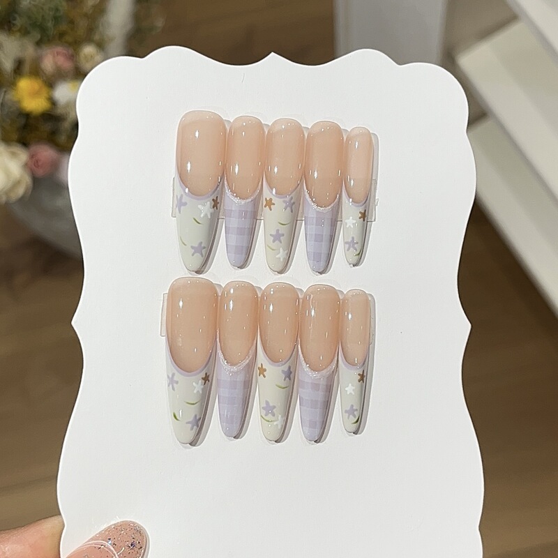 【Oil Painting Girl】Y Taoxi's Atmospheric Summer Cream-Style Hand-Painted Milk Foam Small Floral Plaid Press-On Nails