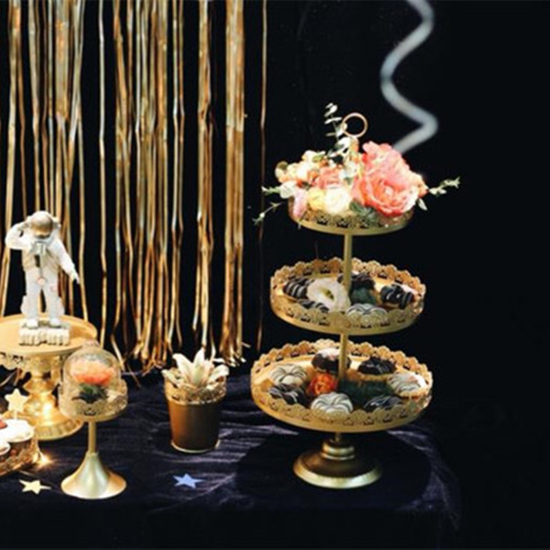 Decoración de mesa de postres de boda de oro, estante de pastel europeo, propósitos de boda, bandeja de pastel de encaje, estante de refrigerio de hierro forjado, 12 juegos