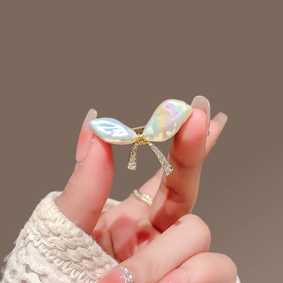 Baroque Pearl Bow Brooch High-end Women's Delicate Small Corsage Elegant Pin Anti-light Buckle Clothes Accessories