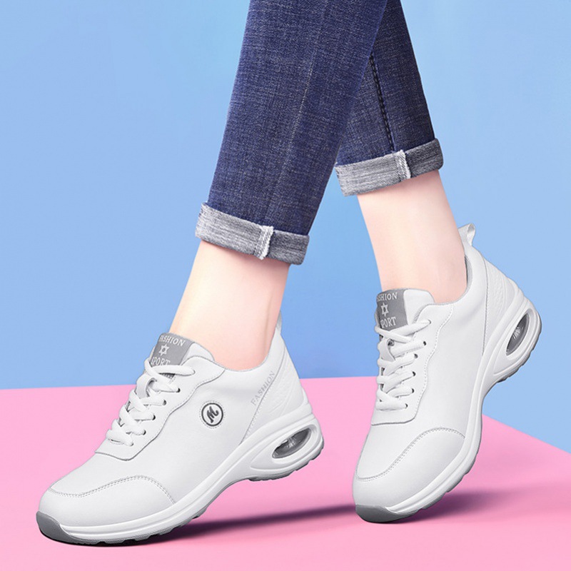 真皮小白鞋女春季2024年新款女鞋春款白色波鞋百搭轻便气垫运动鞋