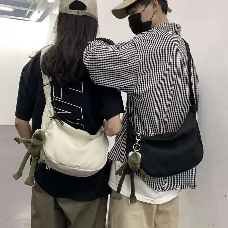 挎包男潮牌日系休闲帆布包单肩包街头时尚运动嘻哈斜跨包ins大包