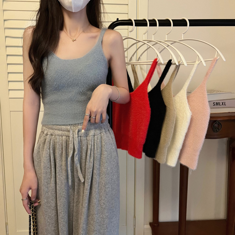 Women's faux mink fur short sleeveless knitted vest, Korean style all-match slim-fit red camisole, Summer 2024 Women's faux mink fur short sleeveless knitted vest, Korean style all-match slim-fit red camisole, Summer 2024